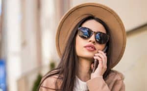 Rêver de lunettes noires.