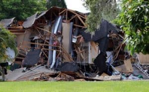 Rêver de maison qui tombe.