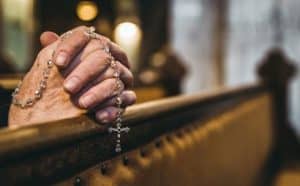 rêver de prier Dieu