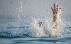 rêver de se noyer dans l'eau: Signification & interprétation