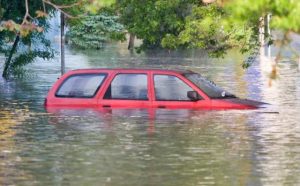 Rêve d'une voiture coulée dans l'eau et son interprétation exacte :