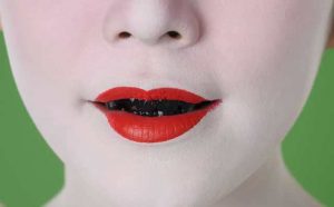 Rêver d'avoir les dents noires