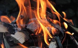 Pourquoi rêver de feu de bois ?