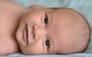 Pourquoi rêver de bébé qui sourit ?