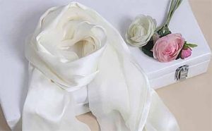Pourquoi rêver de foulard blanc ?