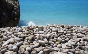 Pourquoi rêver de plage de galets ?