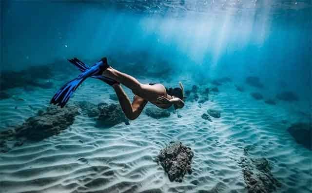 Pourquoi rêver de plonger dans la mer bleue ?