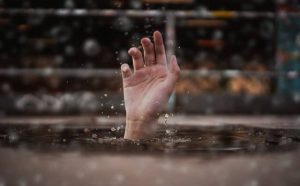 Pourquoi rêver de quelqu'un qui se noie ?