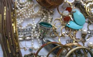 Pourquoi rêver de ramasser des bijoux ?