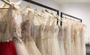 Pourquoi rêver de robe sur un cintre?