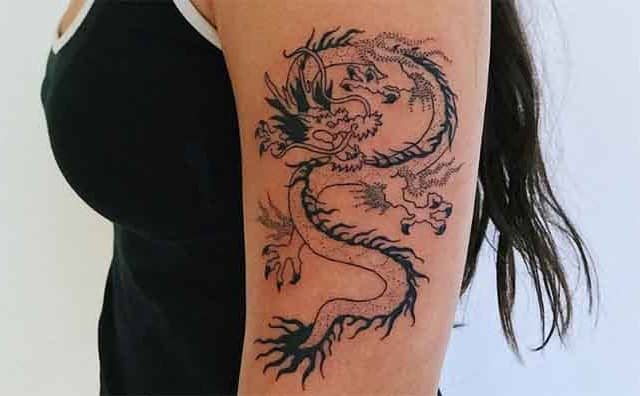Rêver de tatouage de dragon