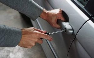 Pourquoi rêver de voler une voiture ?