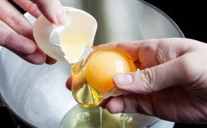 Pourquoi rêver d'oeufs crus ?