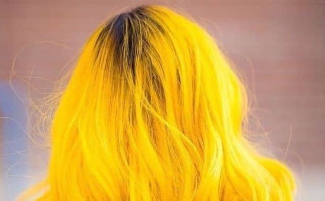 Rêver de cheveux jaunes