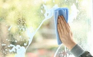 Pourquoi rêver de laver les vitres ?