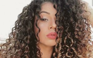 Pourquoi rêver de boucler ses cheveux ?