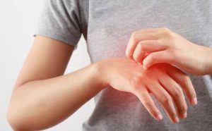 Pourquoi rêver de main droite qui gratte ?