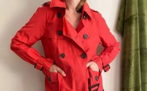 Pourquoi rêver de manteau rouge ?
