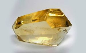 Pourquoi rêver de pierre jaune ?