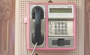 Pourquoi rêver de téléphone rose ?