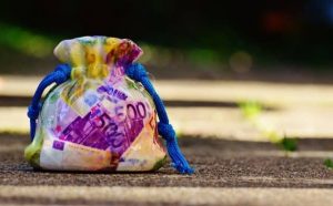 Pourquoi rêver de voler un sac avec de l'argent ?