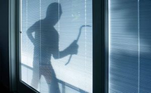 Pourquoi rêver d'un voleur dans la maison ?