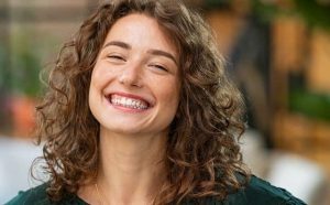 Pourquoi rêver d'une femme souriante ?