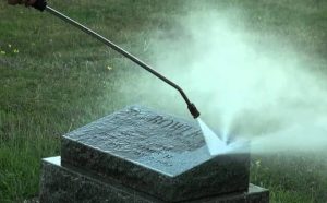 Pourquoi rêver de nettoyer un cimetière ?