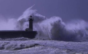 Pourquoi rêver de phare en mer ?