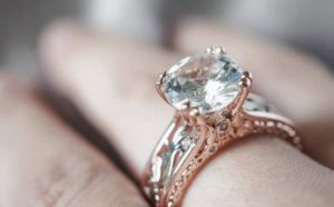 Pourquoi rêver de vol de bague ?