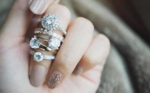 Pourquoi rêver de voler des bagues ?