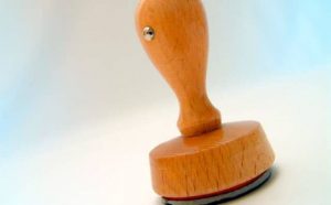 Pourquoi rêver de tampon encreur ?