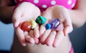 Pourquoi rêver de pierres colorées ?