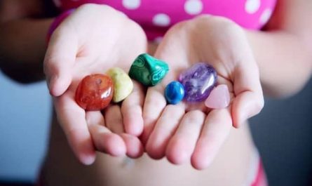 Pourquoi rêver de pierres colorées ?