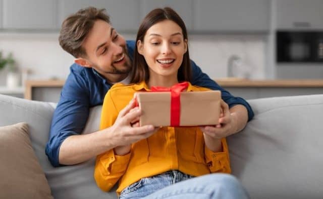 La signification d’un rêve d'offrir un cadeau cadeaux